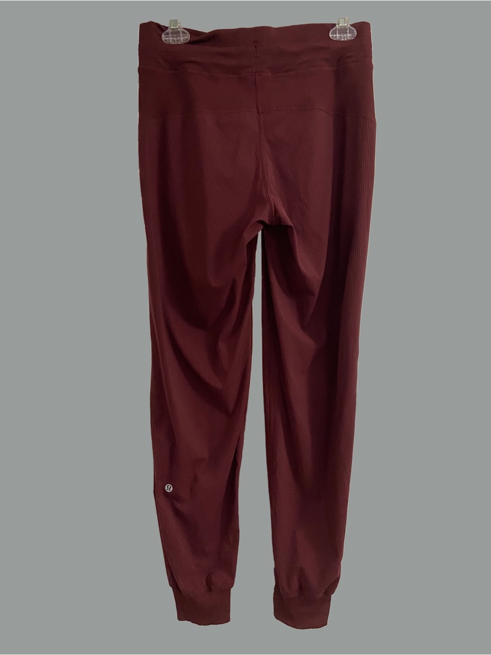 Lululemon Dance Studio Mid-Rise Jogger Pants - Size 6
28" Length in Red Merlot - Picture 7 of 12